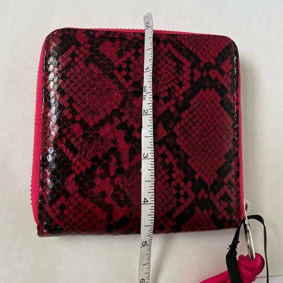 House Of Holland Red And Black Animal Snake Purse Zip Around Wallet NWT - Picture 8 of 9